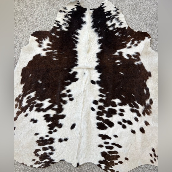 🐄 🪴 Genuine Cowhide Rug - Picture 2 of 8